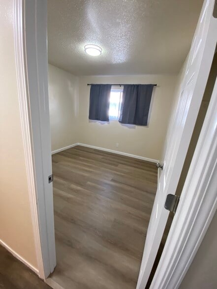 Building Photo - 2713 El Caprice Dr