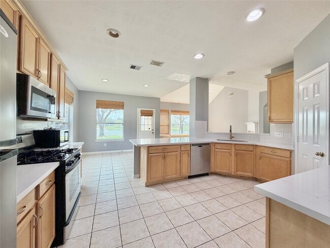 Building Photo - 24327 Lanning Dr