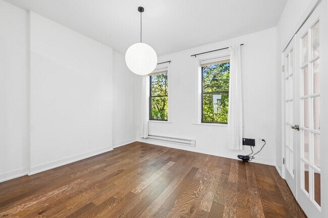Building Photo - 366 2nd St