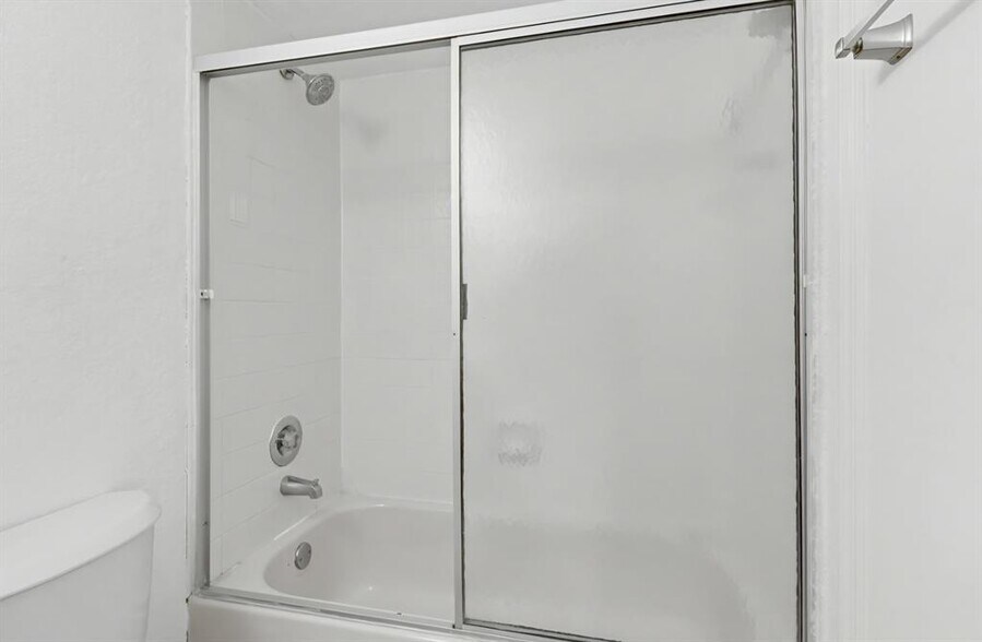 Building Photo - 701 NW 19th St