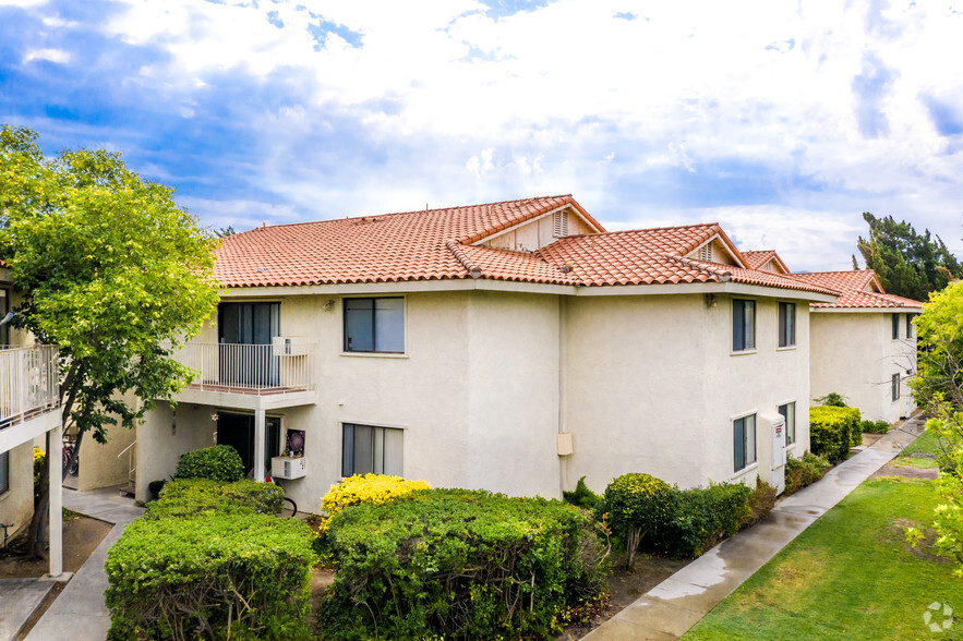 Garden Paths - Mira Loma Apartments