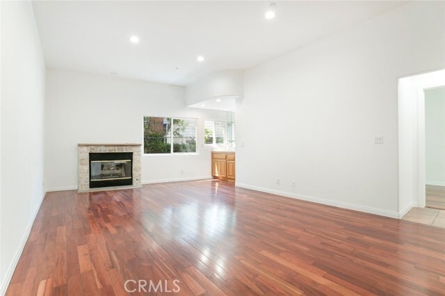 Building Photo - 2644 E Chevy Chase Dr