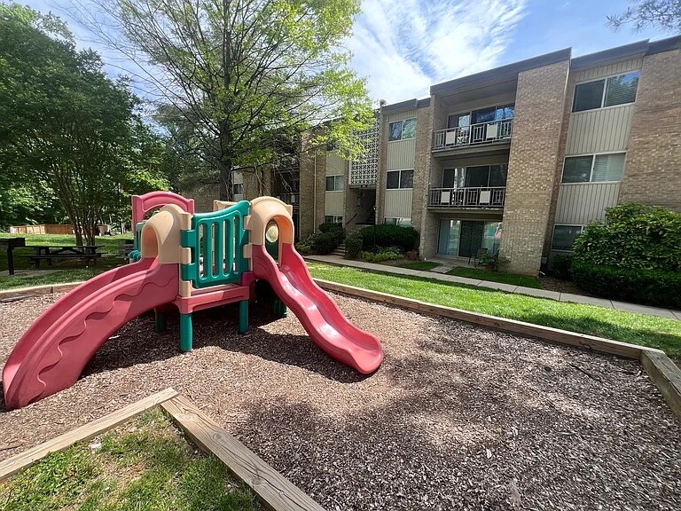 Playground (right outside of building) - 5113 Crossfield Ct