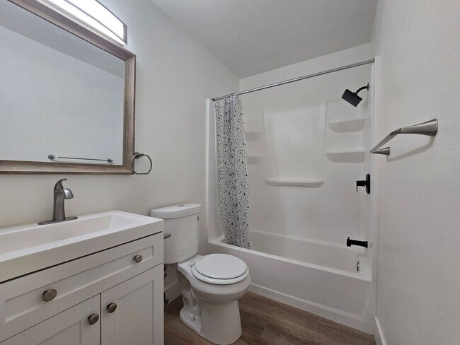 Building Photo - 6046 Reo Pl