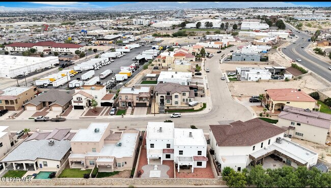 Building Photo - 11714 Dos Palmas Dr