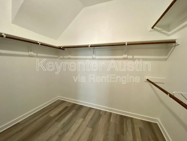 Building Photo - 520 Fieldwood Dr
