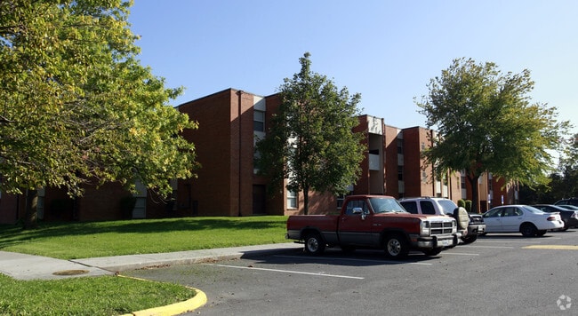 Building Photo - Orchardcrest Apartments