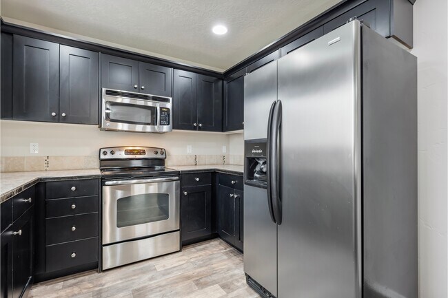 Building Photo - 1860 E Adelaide Dr