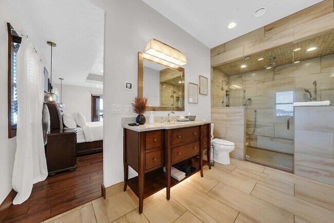 Building Photo - 201 Shady Ozark Ln