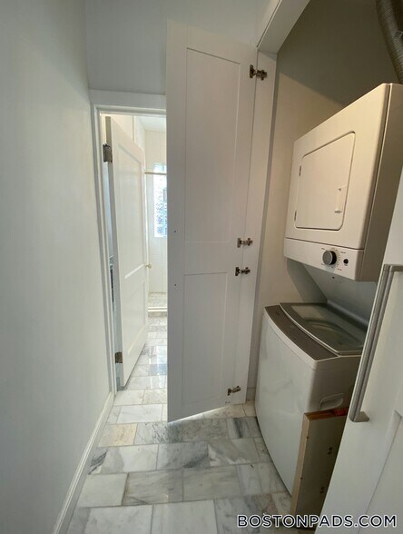 Building Photo - 229 Harvard St