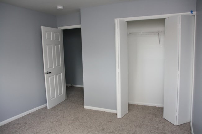 Building Photo - MOVE IN TODAY! Limited Units Available