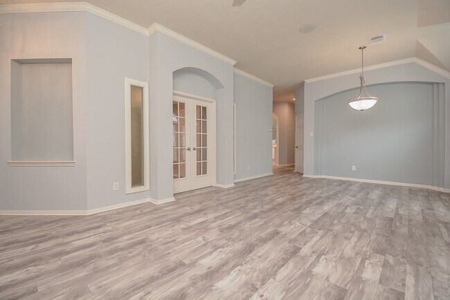 Building Photo - 4006 Dell Ln