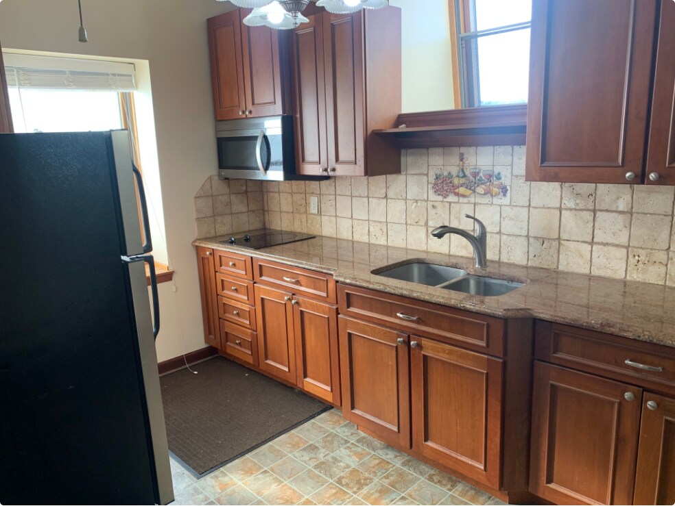 Kitchen 1 - 35 Audrey Ave