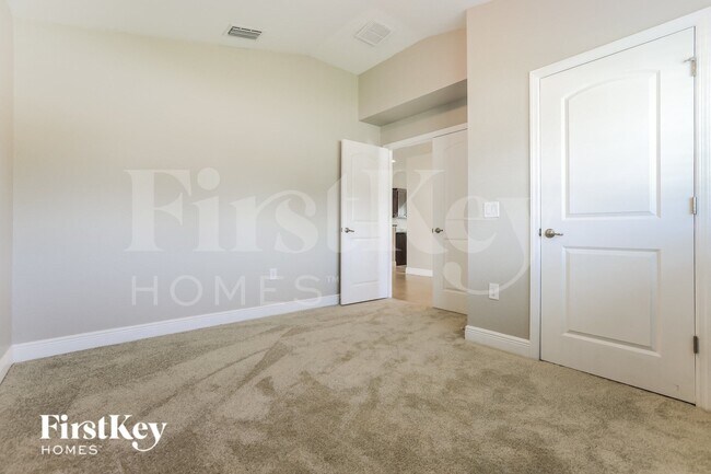 Building Photo - 446 Xingu Ct