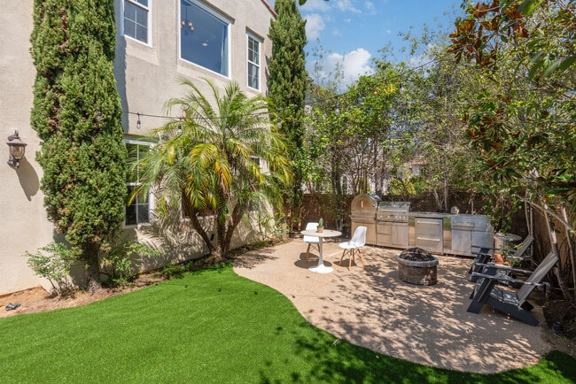 Building Photo - 8005 S Bell Crest Dr