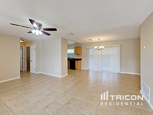 Building Photo - 227 Lochmond Dr