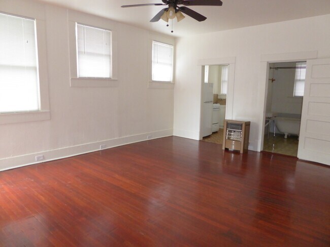 Building Photo - Studio loft in Alta Vista