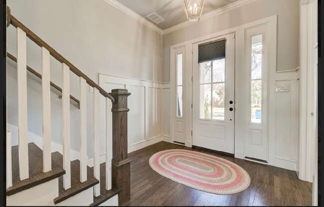 Building Photo - 853 Edgefield Rd