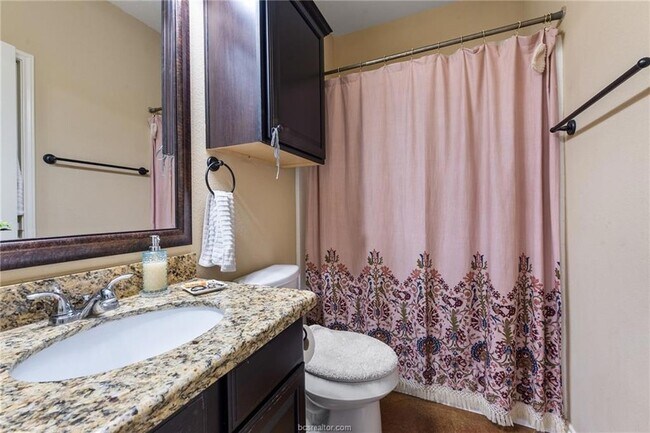 Building Photo - 3320 Airborne Ave