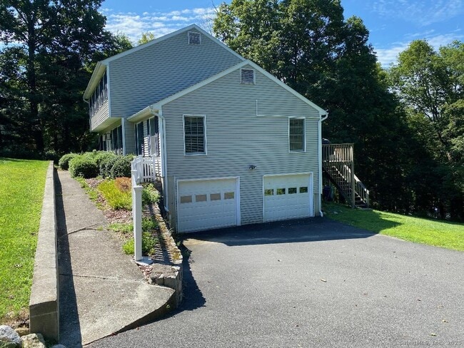 Building Photo - 35 Cedar Vale Dr