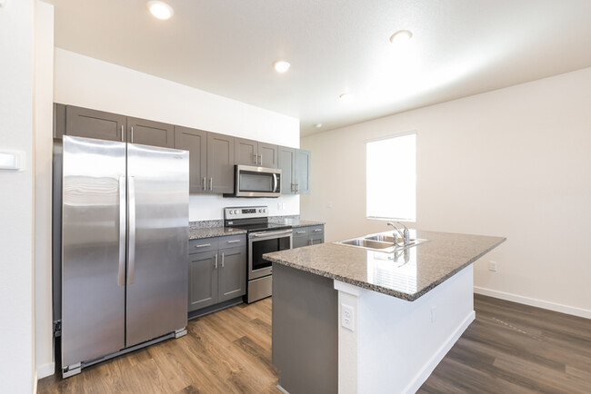 Building Photo - Beautiful 4 Bedroom in Thornton
