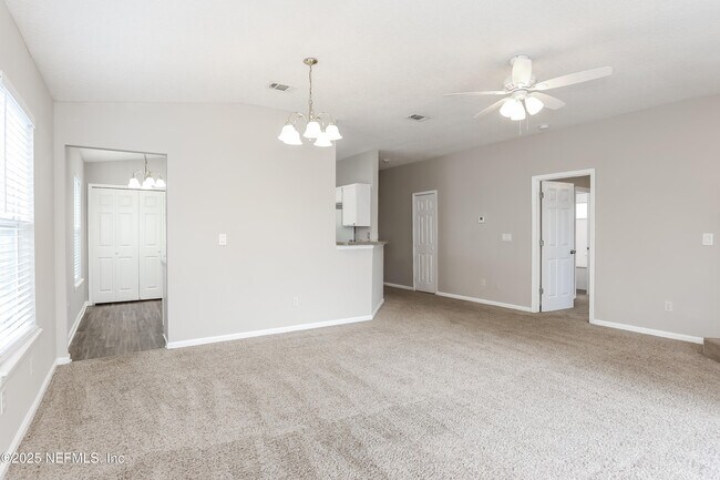 Building Photo - 7485 International Village Dr