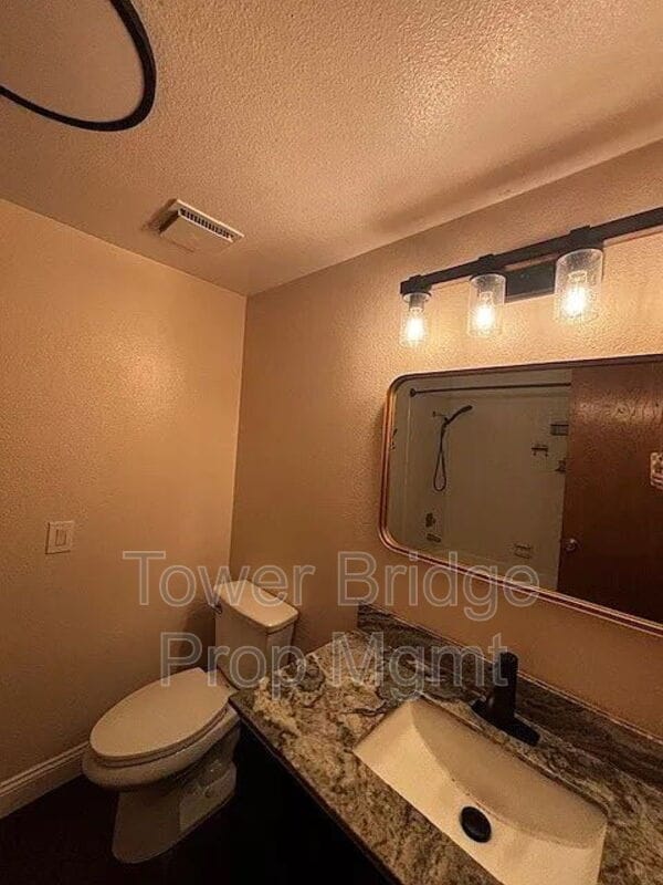 Building Photo - 7831 Hampton Ln