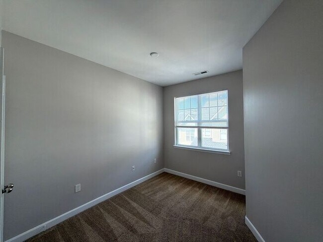 Building Photo - T.R. Lawing Realty Property