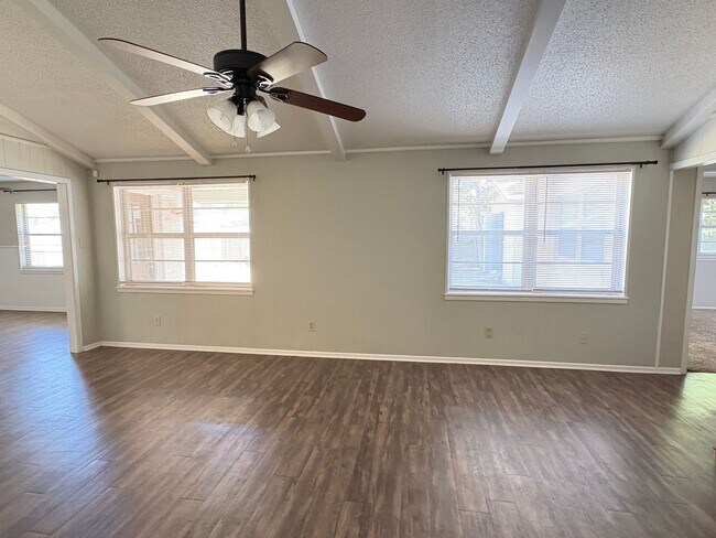 Building Photo - 4 Bed 2 Bath Remodeled Home in Miller Elementary Zone with Solar Panels