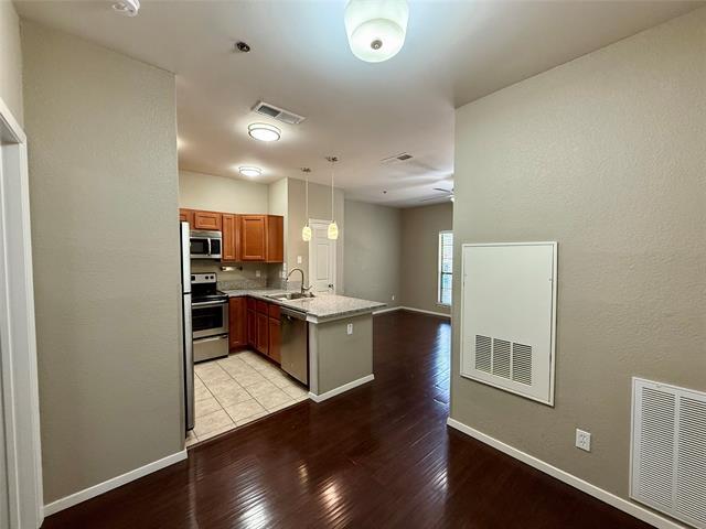Building Photo - 4800 W Lovers Ln