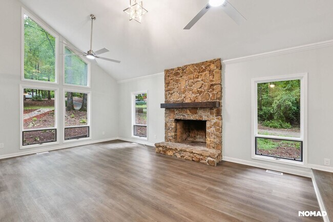 Building Photo - Spacious 4BR House in Gastonia
