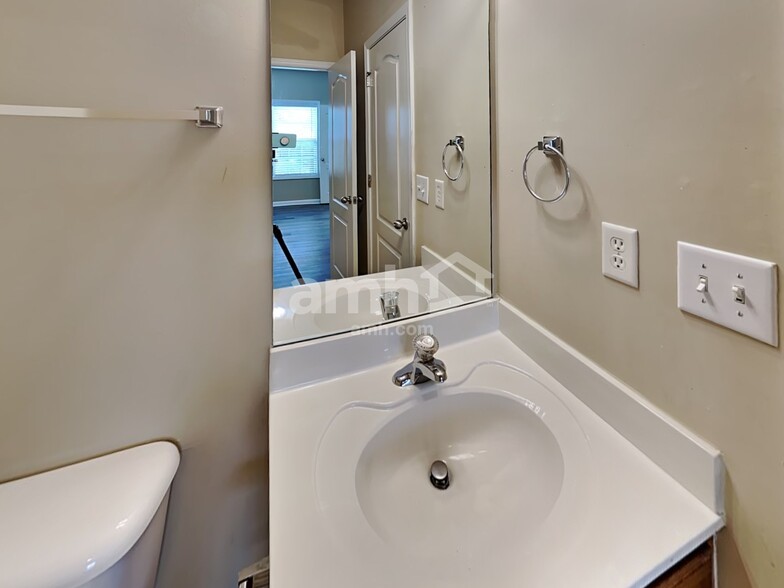 Building Photo - 31 Trayton Way
