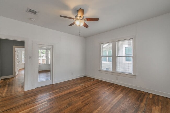 Building Photo - ADORABLE home in Ryan Place