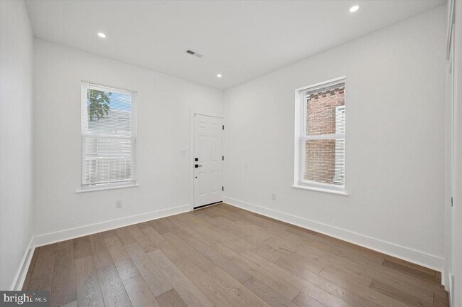 Building Photo - 1512 N Newkirk St