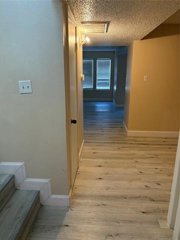Building Photo - 705 Towne House Ln
