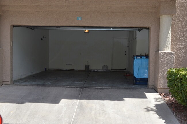 Building Photo - 2152 Turquoise Ridge St