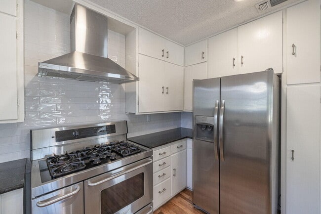 Building Photo - 2810 24th St