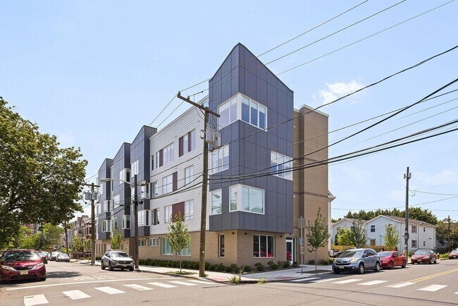 Building Photo - 306 Bergen Ave