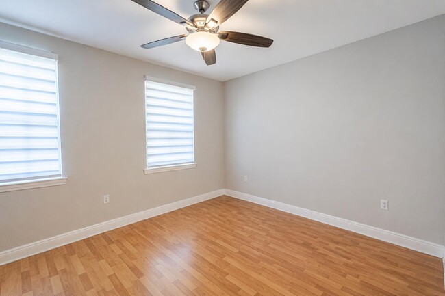 Building Photo - 3333 Cabaret Ln