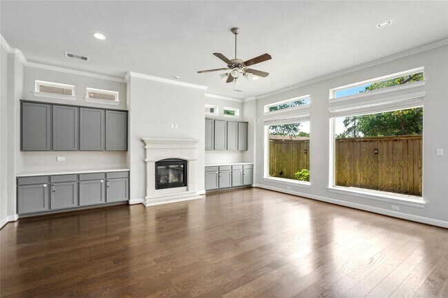 Building Photo - 927 W Lacey Garden Loop