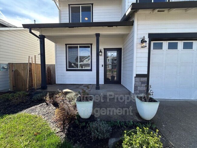 Building Photo - 7237 SE Berg Dr