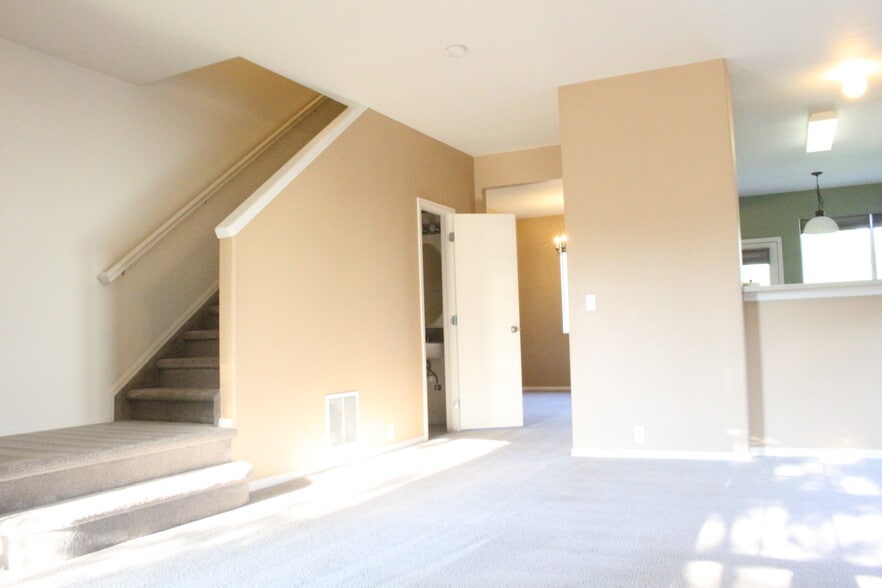 Building Photo - 3425 East 123rd Drive