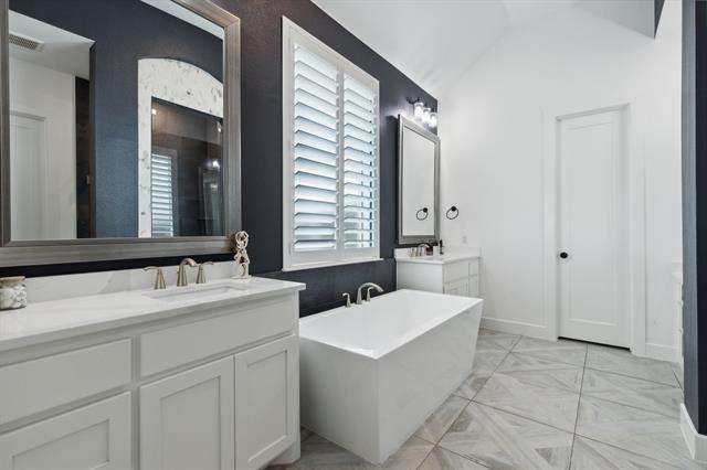 Building Photo - 2608 Camden Ct