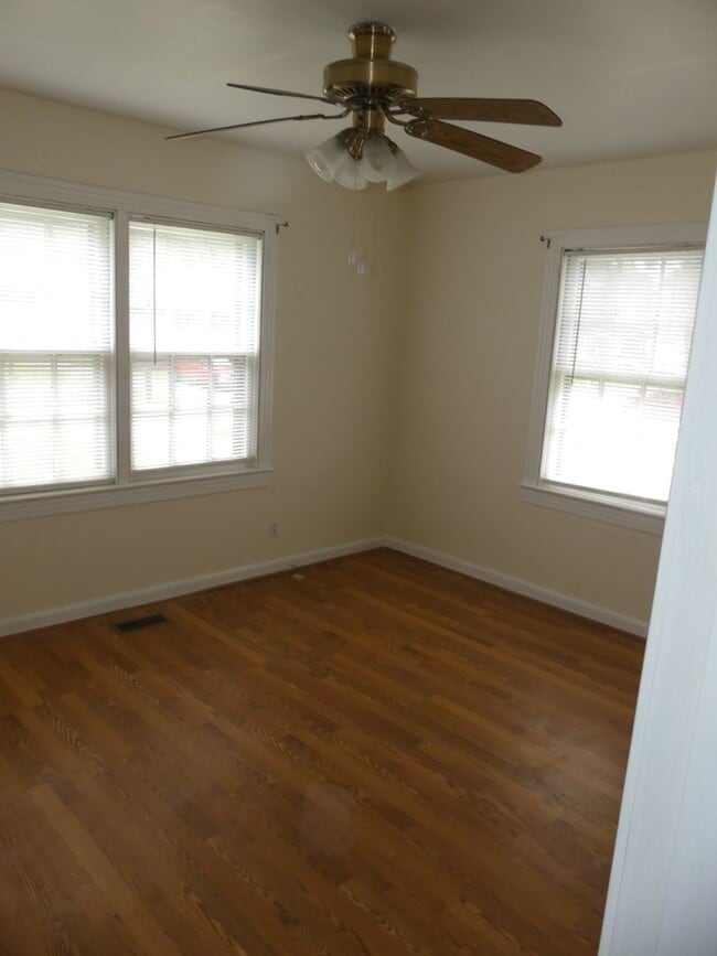 Building Photo - 100 Lodge Rd