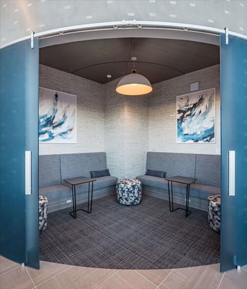 Building Photo - 400 Army Navy Dr