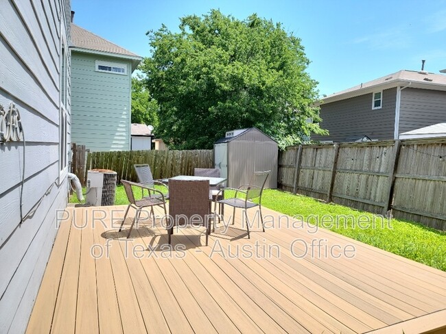 Building Photo - 2109 Maxwell Ln