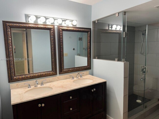 Building Photo - 16541 Blatt Blvd