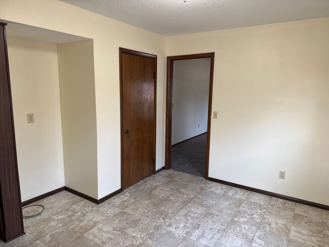 Building Photo - 2 Bedroom House! Yard Care Included!  $895!