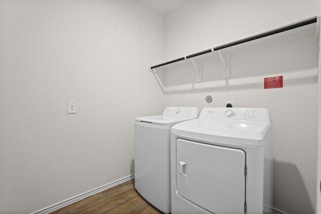 Building Photo - 30807 Khepri Ct