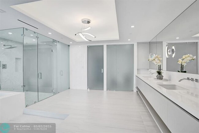 Building Photo - 701 N Fort Lauderdale Beach Blvd